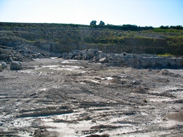 Upper strata in the north end of the main pit